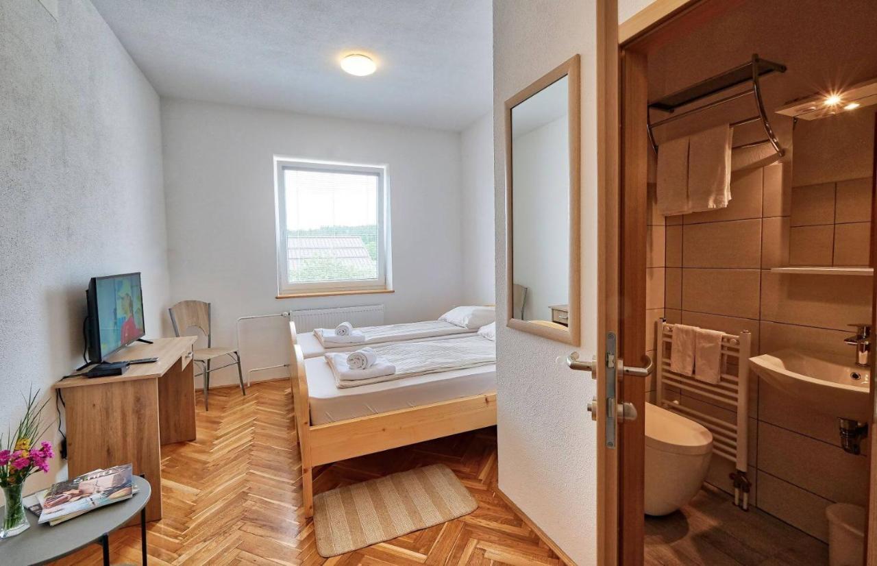 Prenocisca Miklavcic Hotel Nova Vas  Eksteriør billede